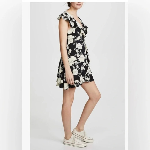 Gently used Free People Wrap dress in black floral‎ print.  Size XS G0199 - Picture 3 of 11